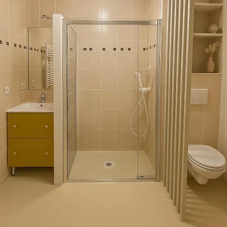 Apartment - Terrasse Et Parking - Piscine *