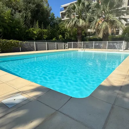 - Terrasse Et Parking - Piscine